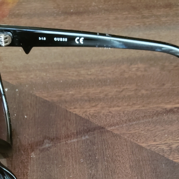 Guess sunglasses - Picture 4 of 4